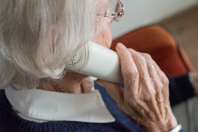 ¿Cómo determinar qué tipo de asistencia necesita una persona mayor
